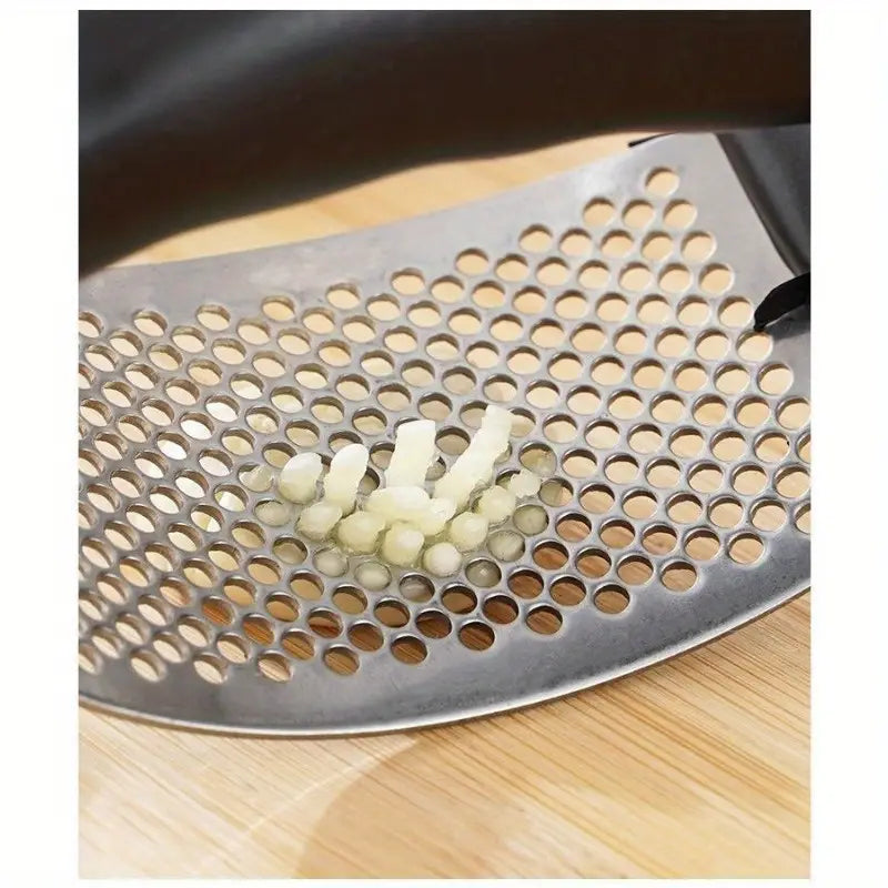 Manual Circular Kitchen Garlic Stripper with Rocker Arm, Washable Metal Garlic Masher for Food Contact, Ideal for Home & College Dorm Essentials, Food Preparation Essentials | Modern Kitchen Tool | Durable Kitchenware
